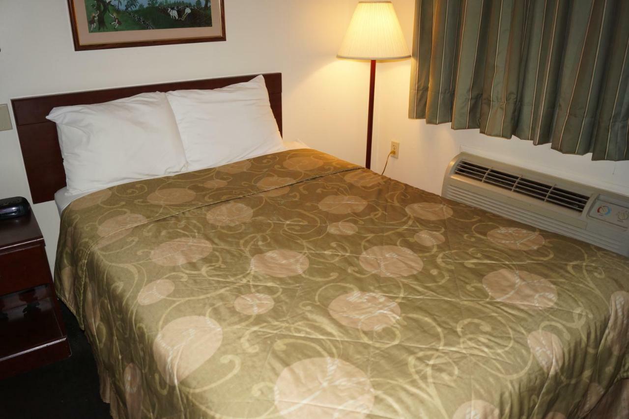 Country Squire Inn And Suites Coshocton Ngoại thất bức ảnh
